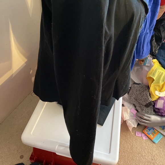 Black jacket/ blazer with 3 button size 18W long sleeves in black.Lined - Picture 5 of 12